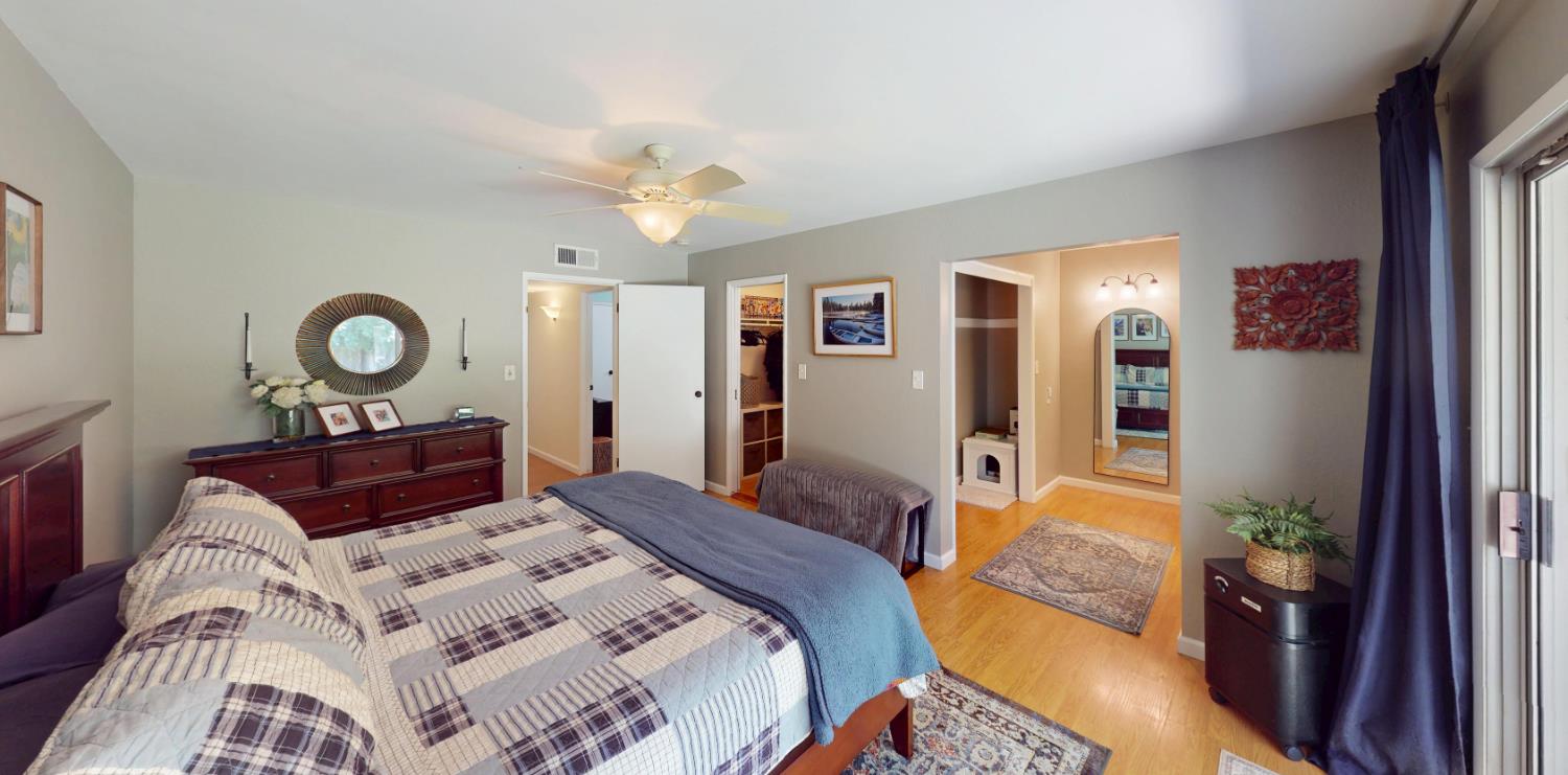 3222 W Dovewood Ln, Fresno, CA 93711