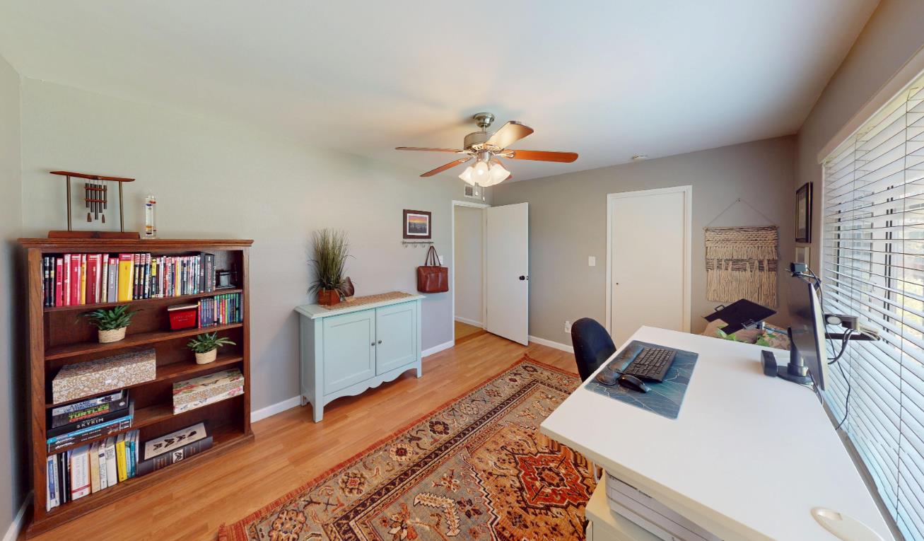 3222 W Dovewood Ln, Fresno, CA 93711