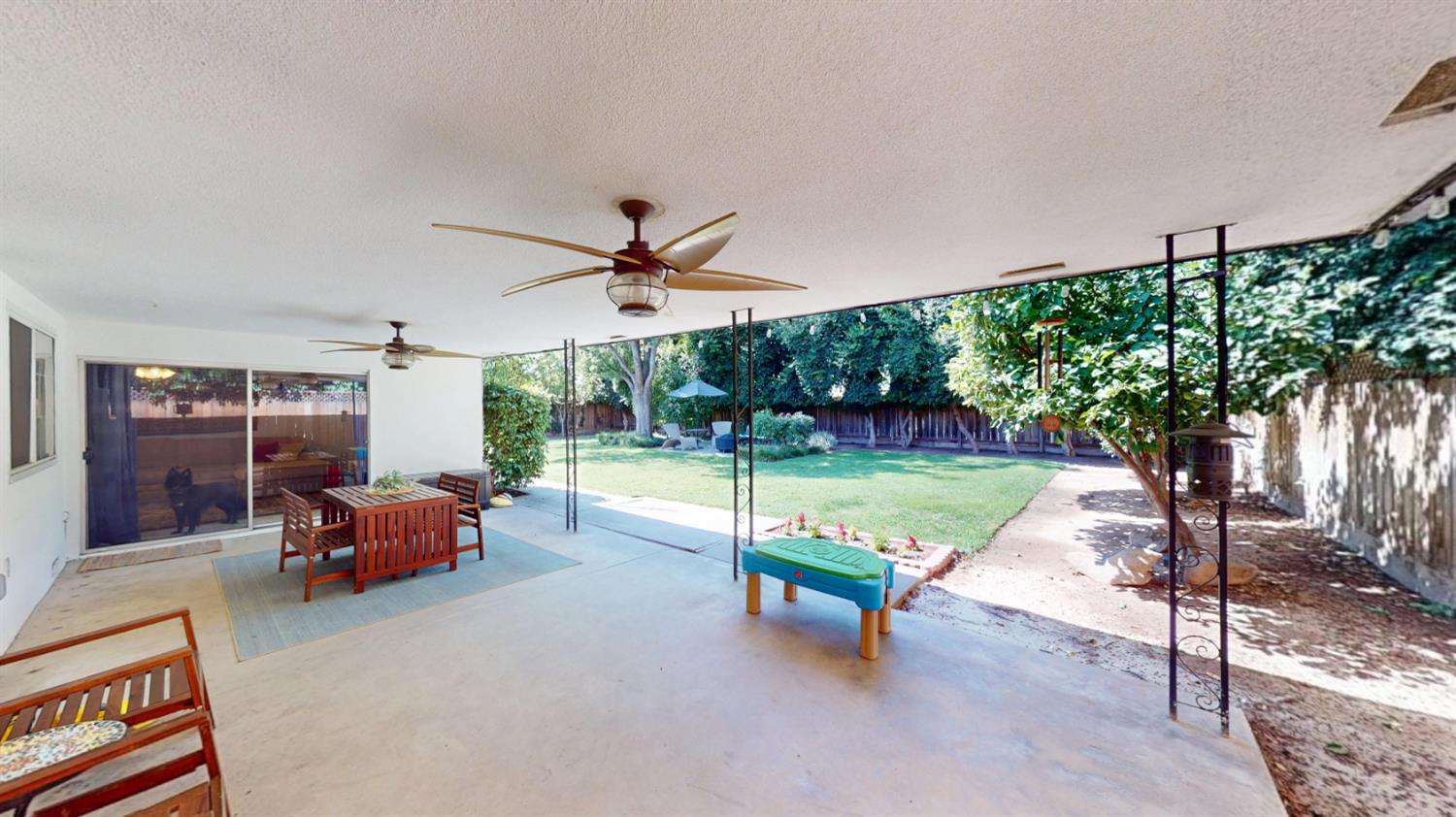 3222 W Dovewood Ln, Fresno, CA 93711