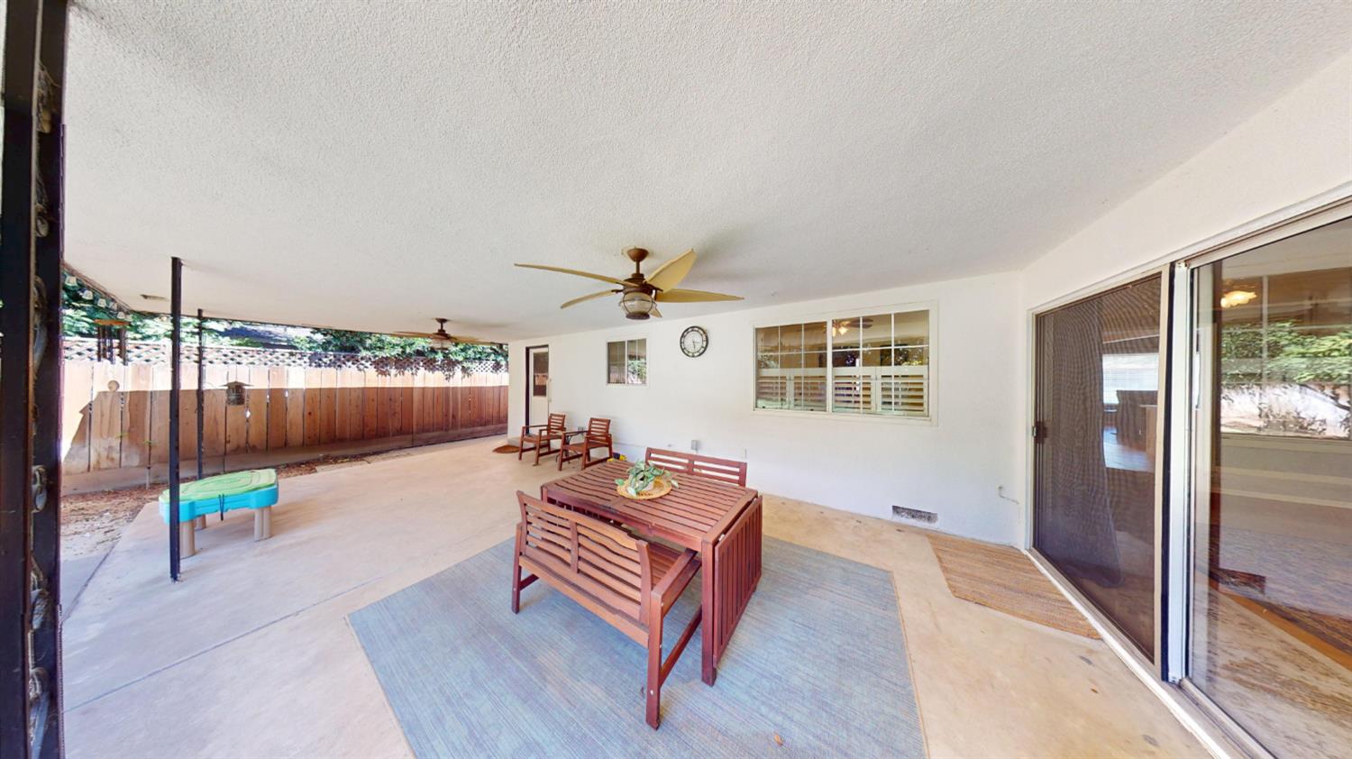 3222 W Dovewood Ln, Fresno, CA 93711