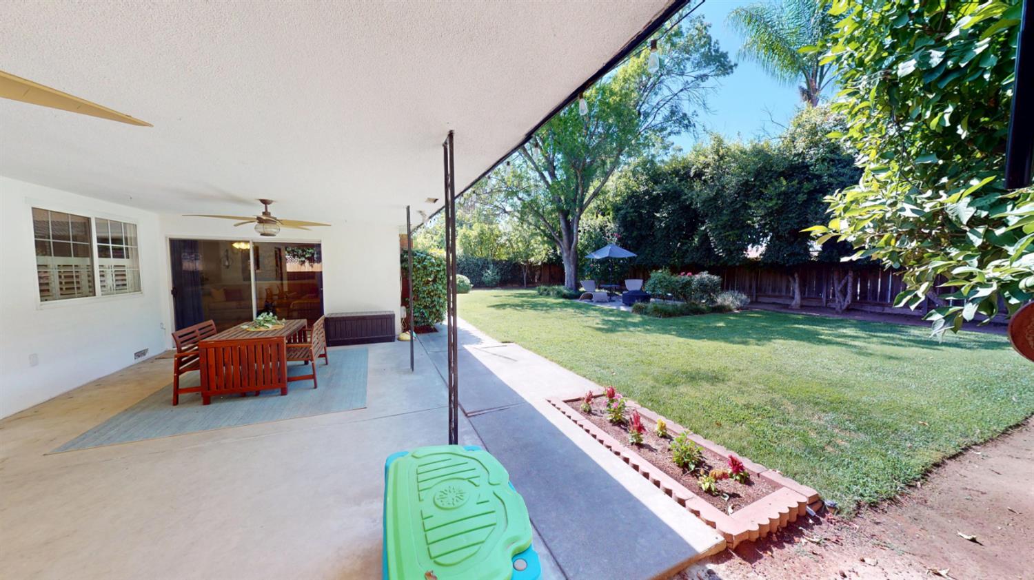 3222 W Dovewood Ln, Fresno, CA 93711