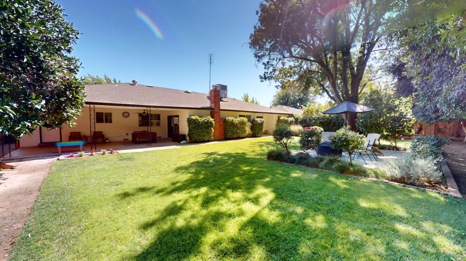 3222 W Dovewood Ln, Fresno, CA 93711