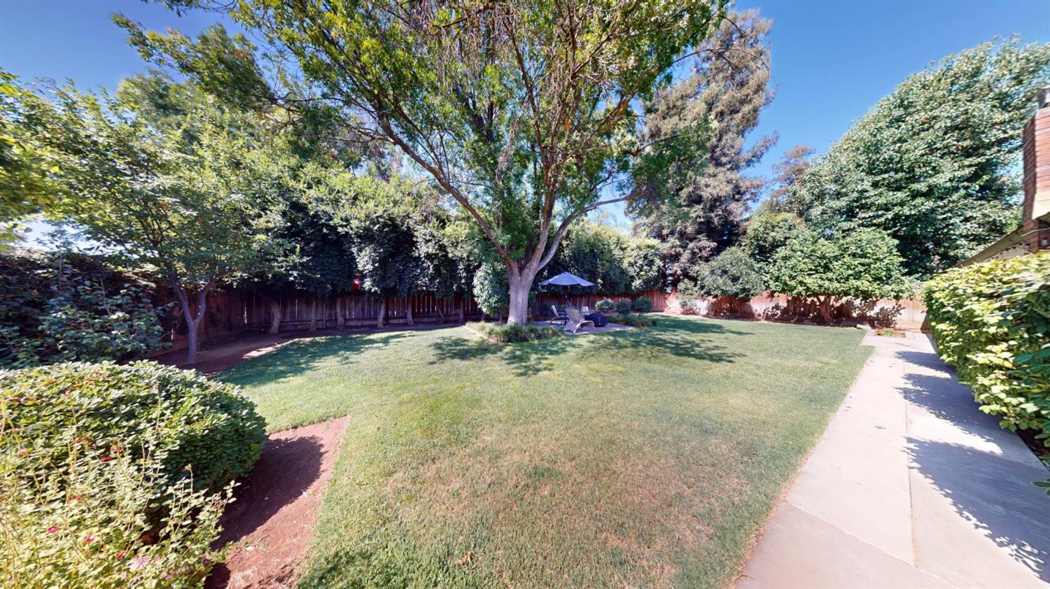 3222 W Dovewood Ln, Fresno, CA 93711