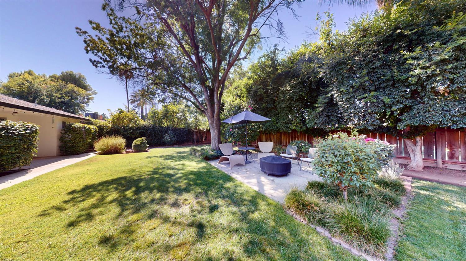 3222 W Dovewood Ln, Fresno, CA 93711