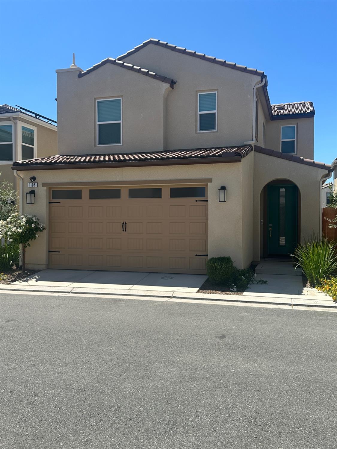 1108 W Encore Way W, Madera, CA 93636