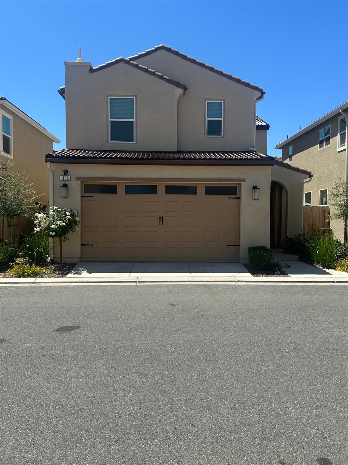 1108 W Encore Way W, Madera, CA 93636