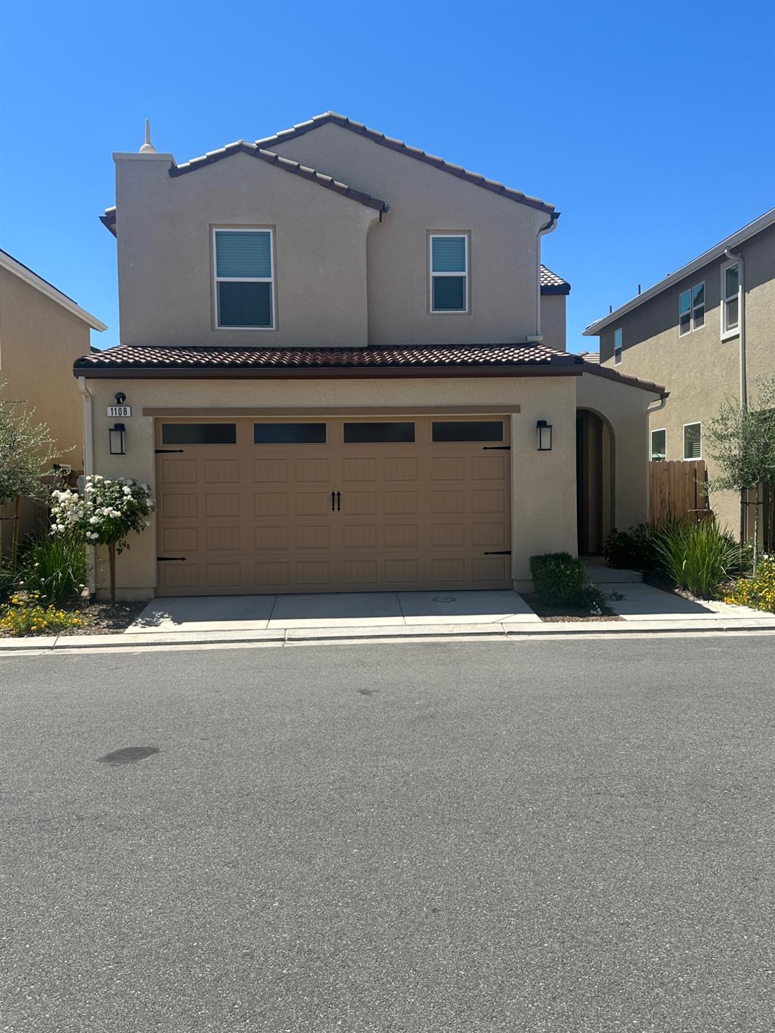 1108 W Encore Way W, Madera, CA 93636