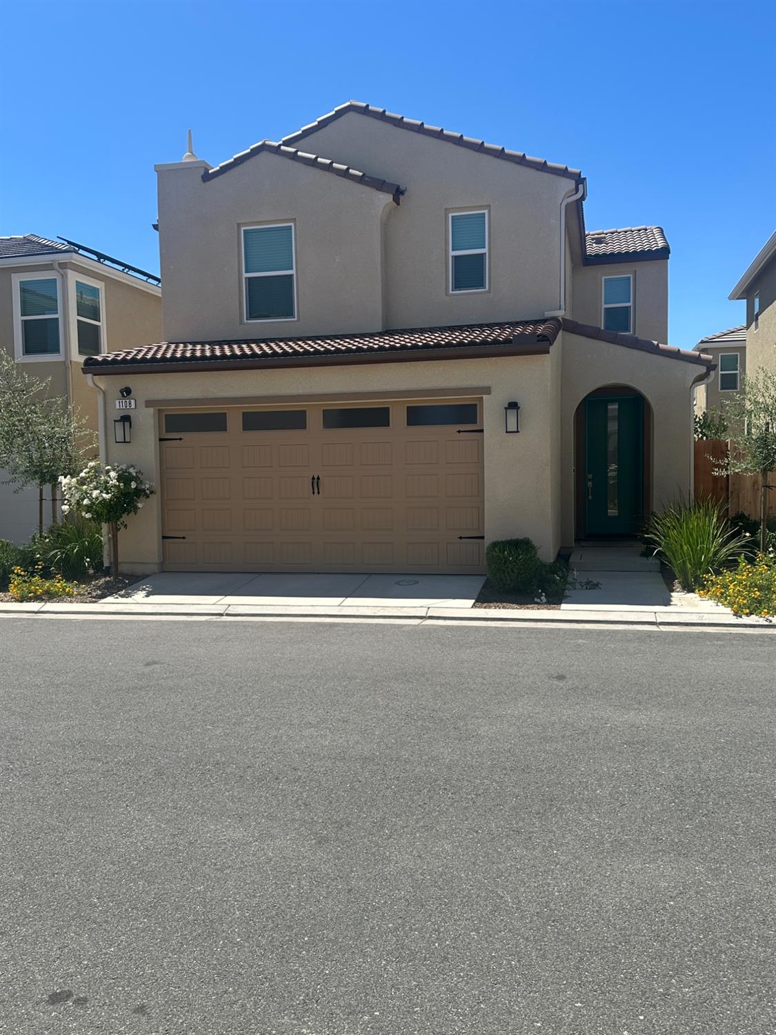1108 W Encore Way W, Madera, CA 93636