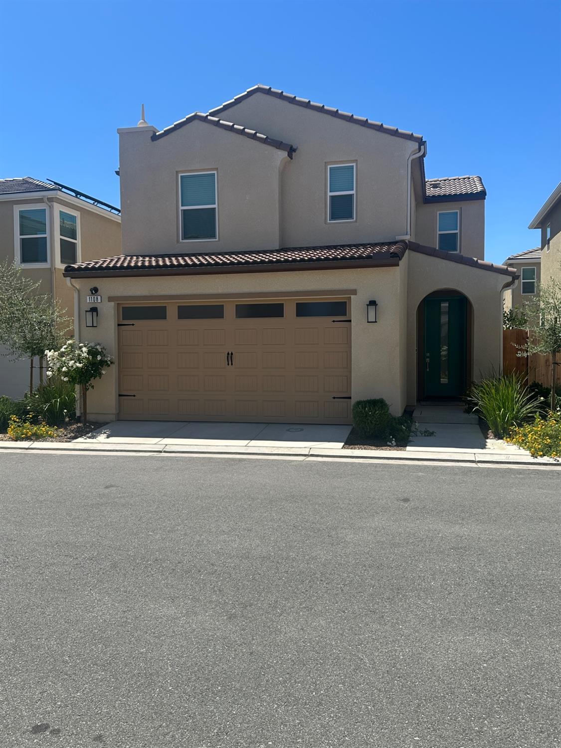 1108 W Encore Way W, Madera, CA 93636