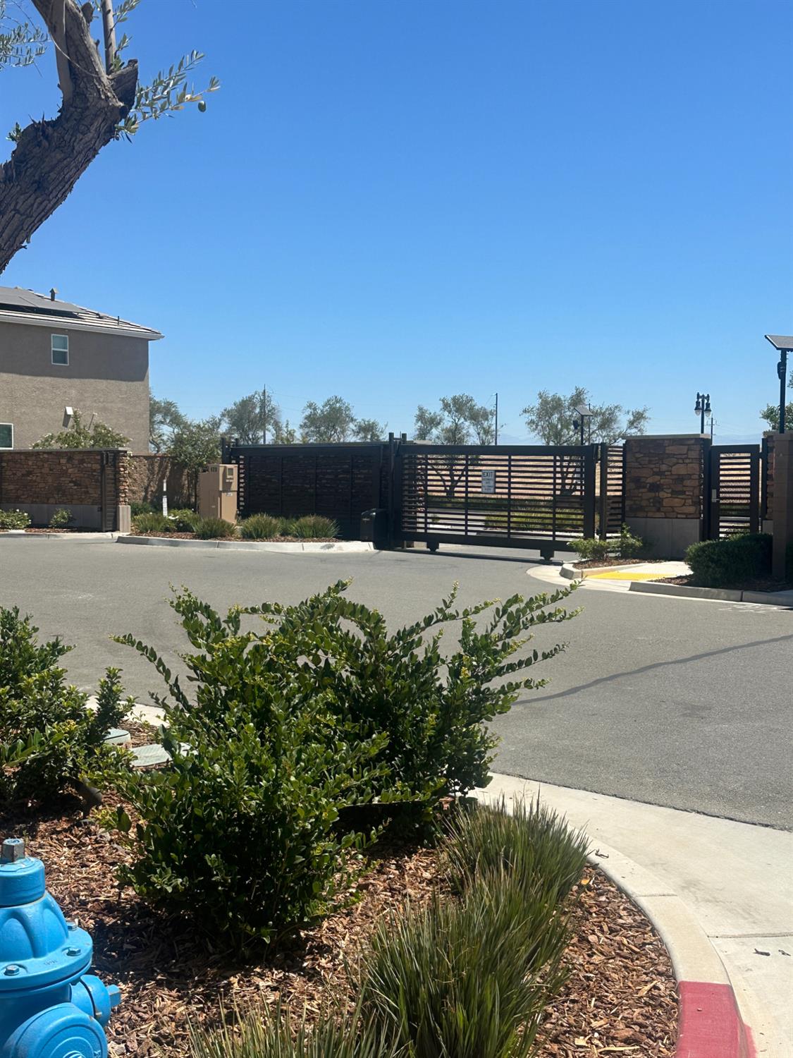 1108 W Encore Way W, Madera, CA 93636
