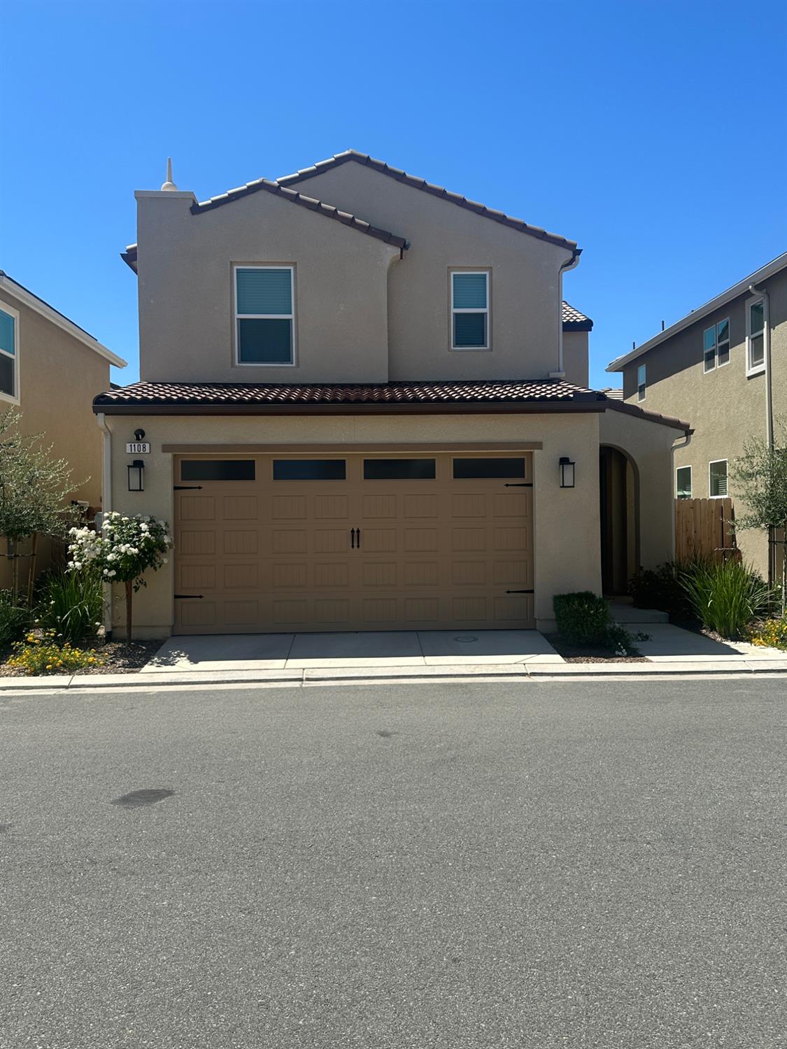 1108 W Encore Way W, Madera, CA 93636