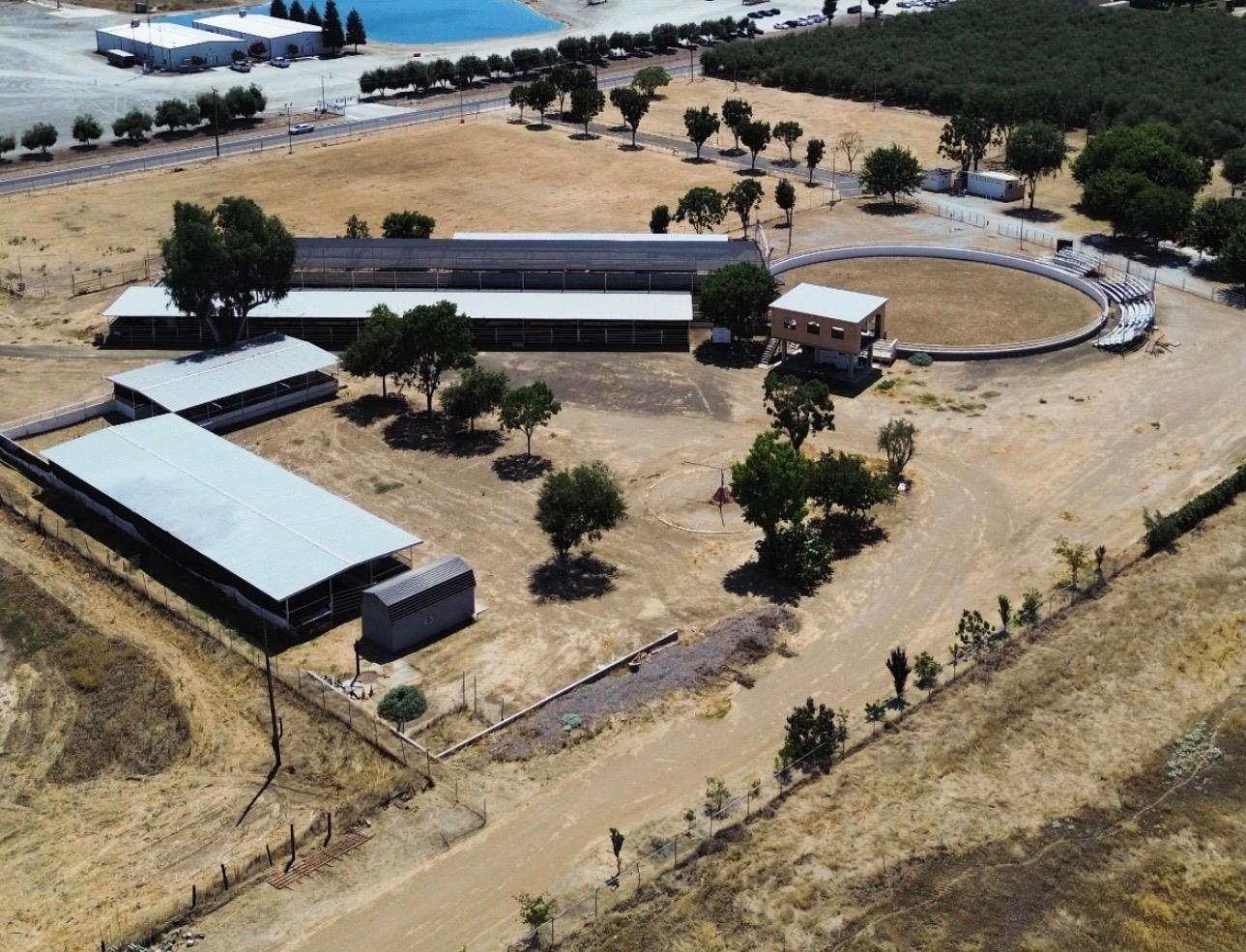 924 W Ropes Ave, Woodlake, CA 93286