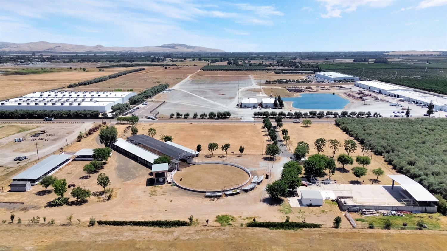924 W Ropes Ave, Woodlake, CA 93286