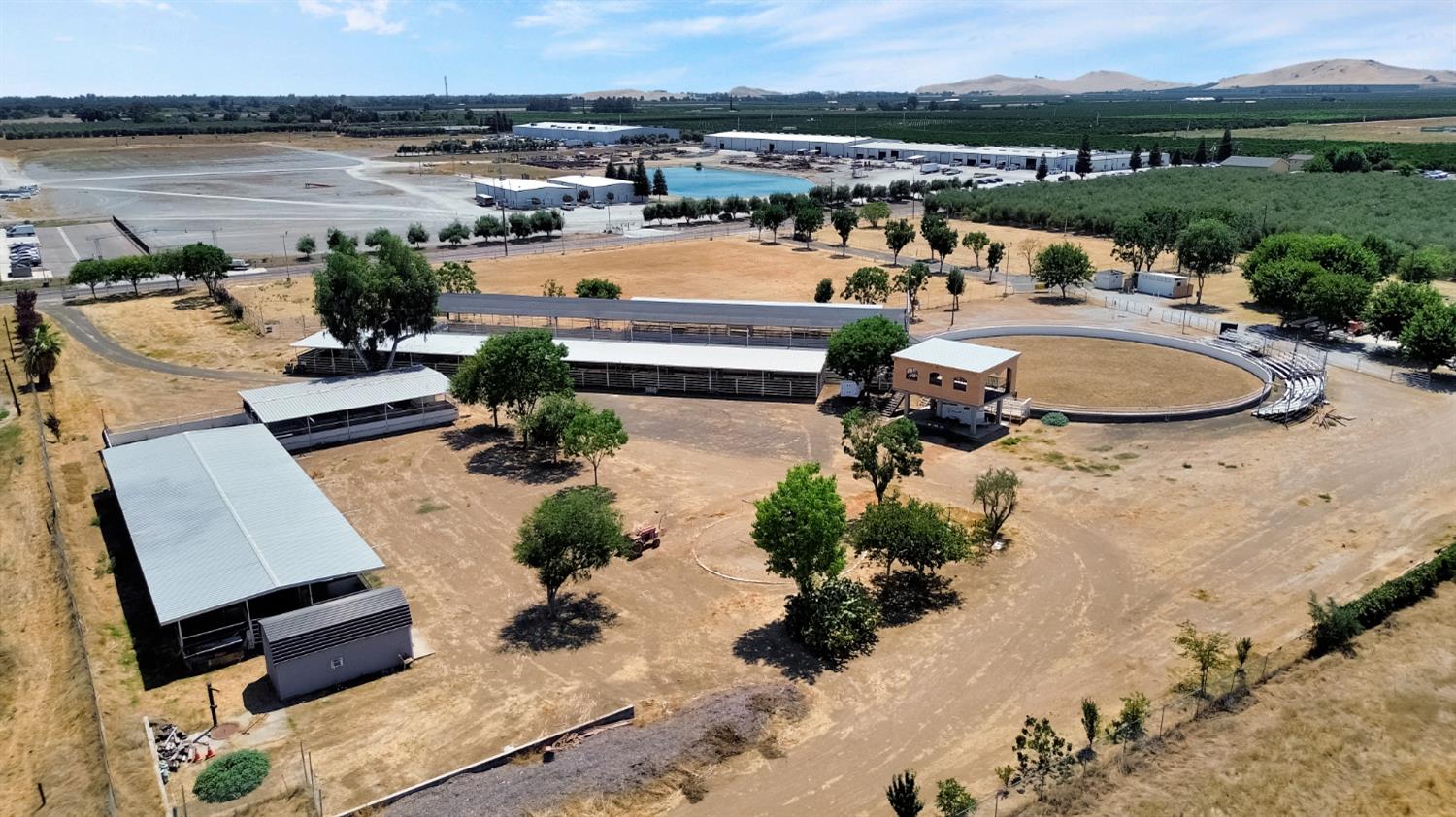 924 W Ropes Ave, Woodlake, CA 93286