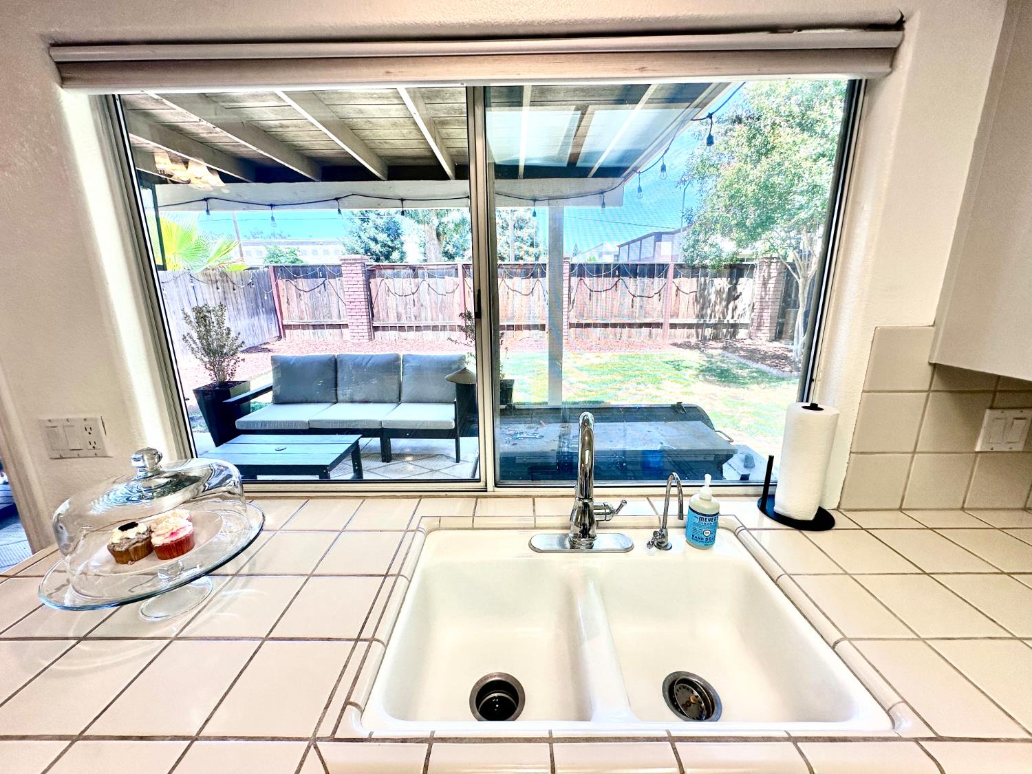 1426 E Salem Ave, Fresno, CA 93720