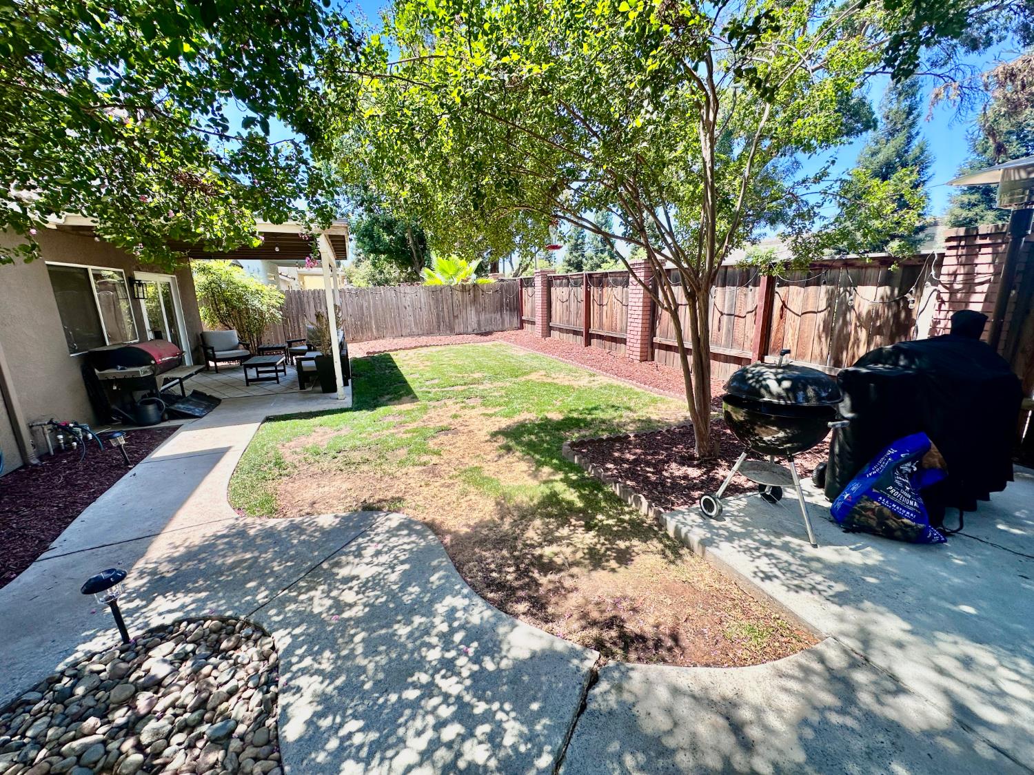 1426 E Salem Ave, Fresno, CA 93720