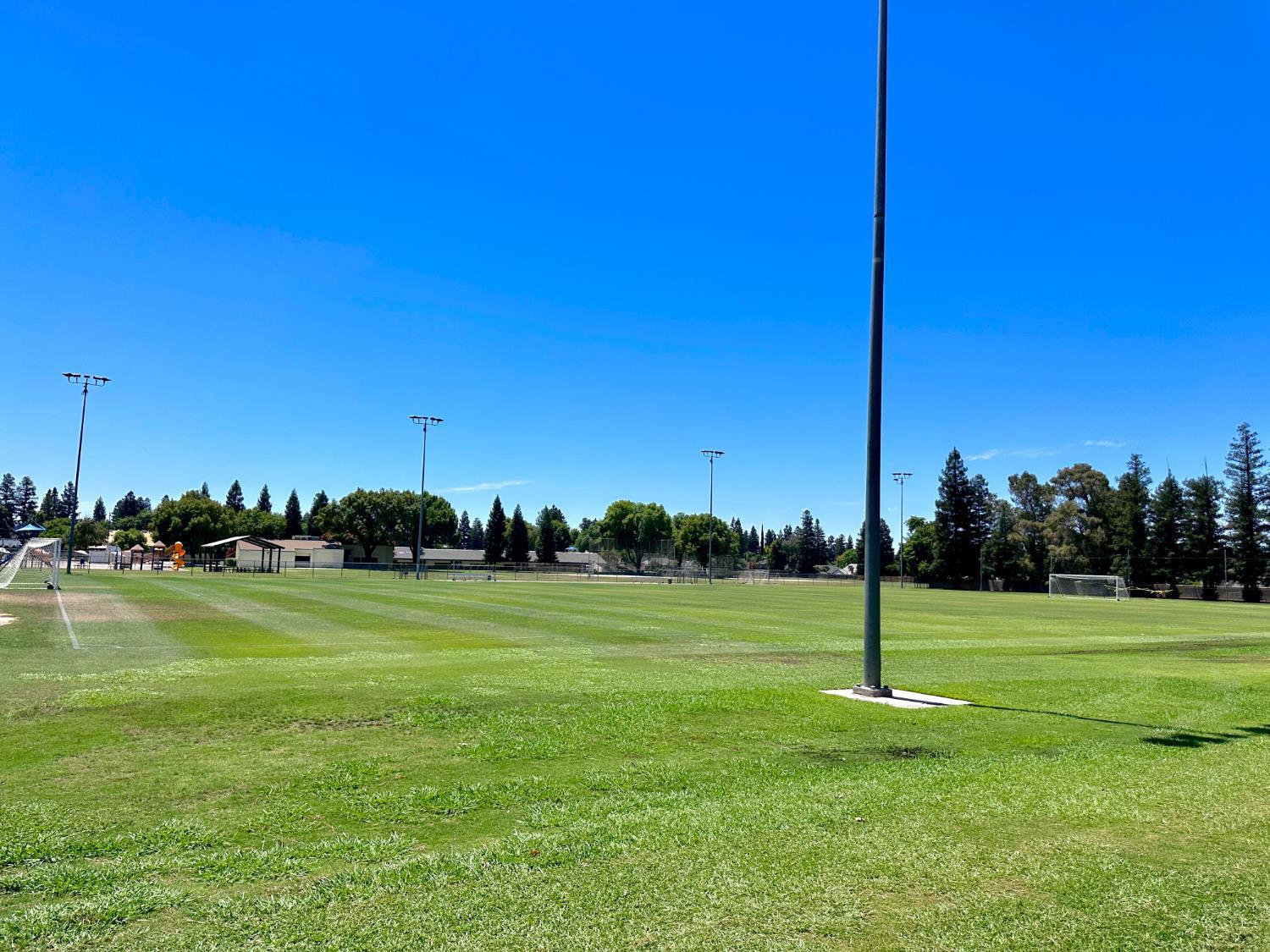 1426 E Salem Ave, Fresno, CA 93720