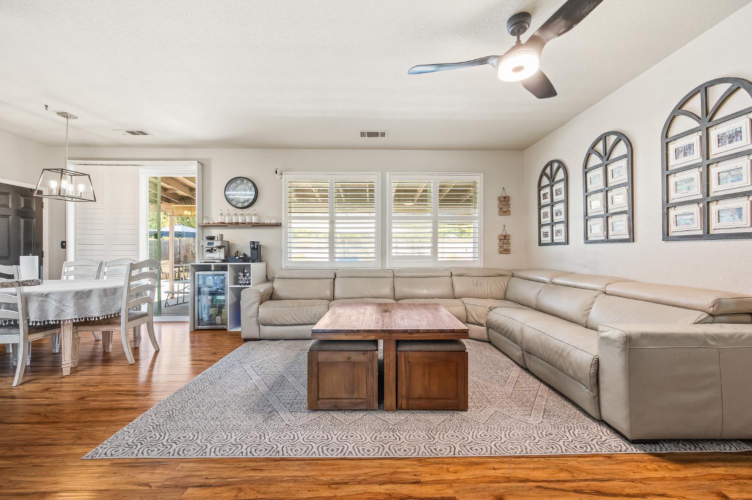 1942 Hanson Ave, Clovis, CA 93611