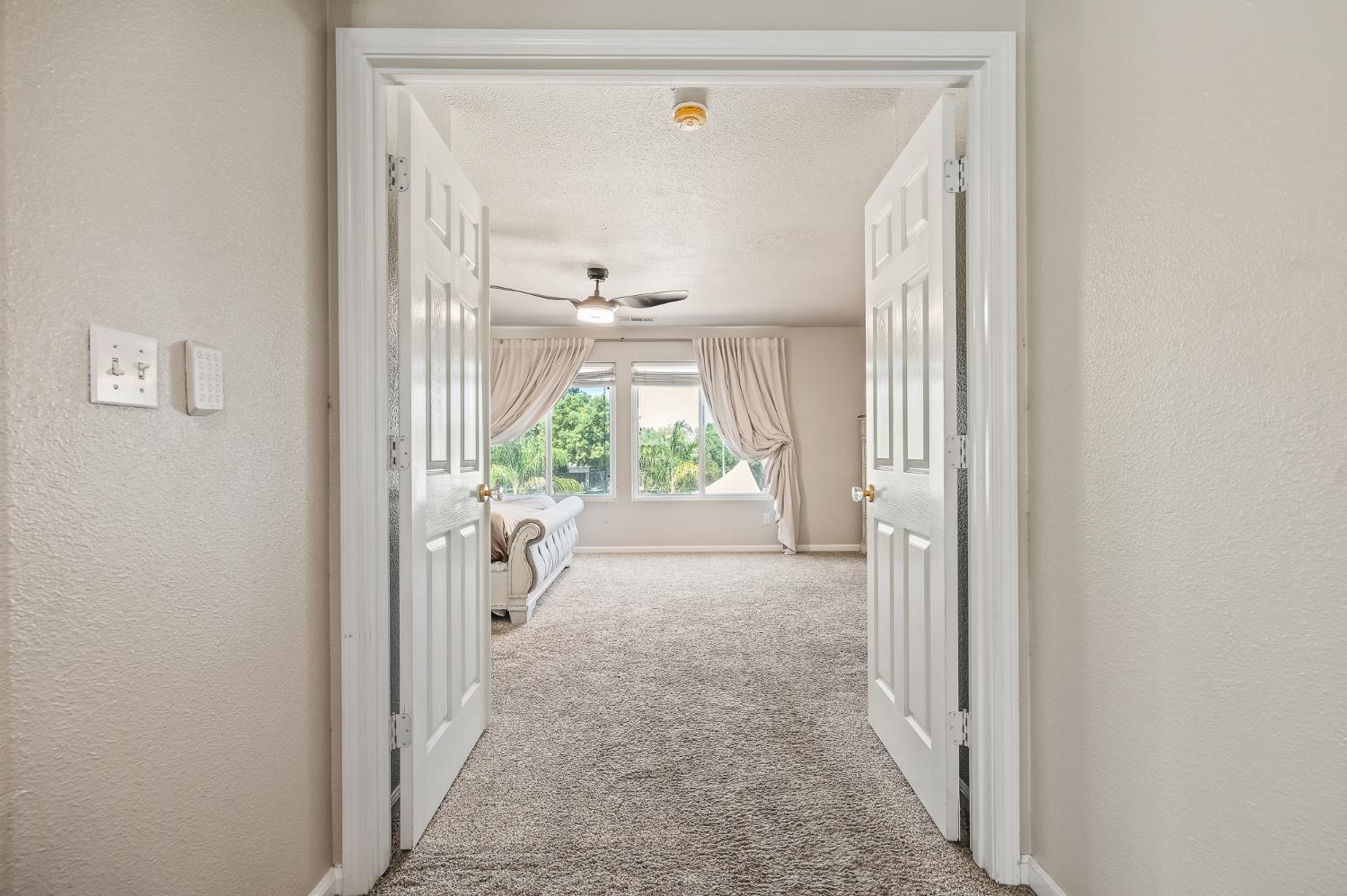 1942 Hanson Ave, Clovis, CA 93611