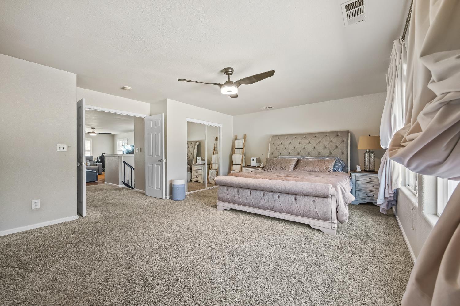 1942 Hanson Ave, Clovis, CA 93611