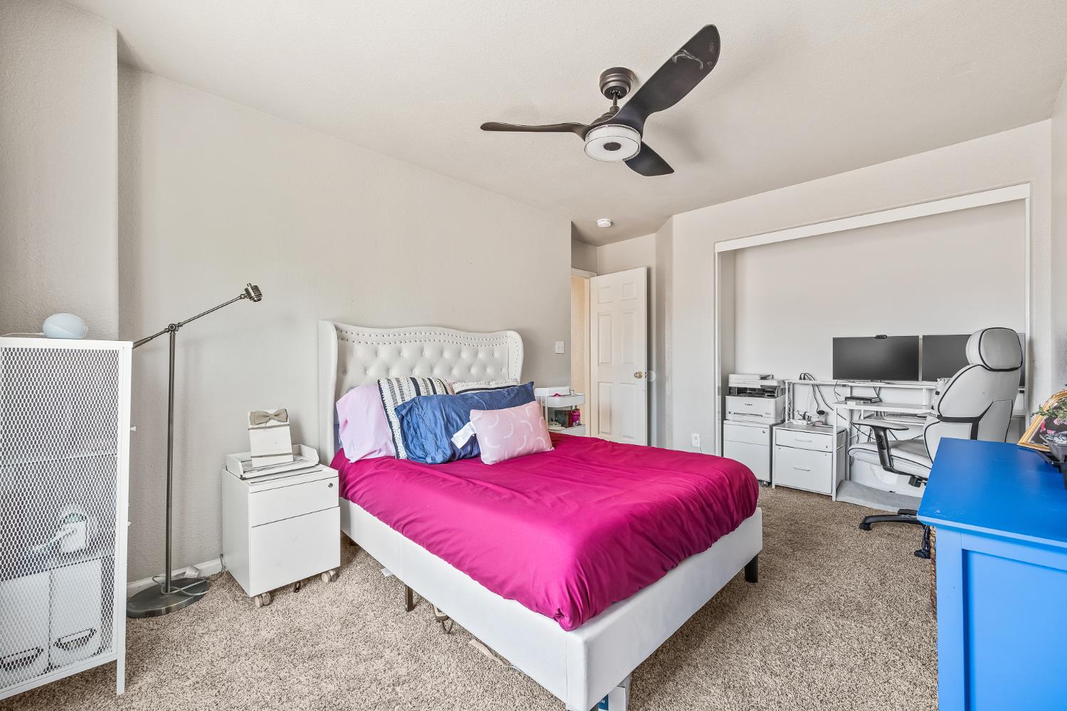 1942 Hanson Ave, Clovis, CA 93611