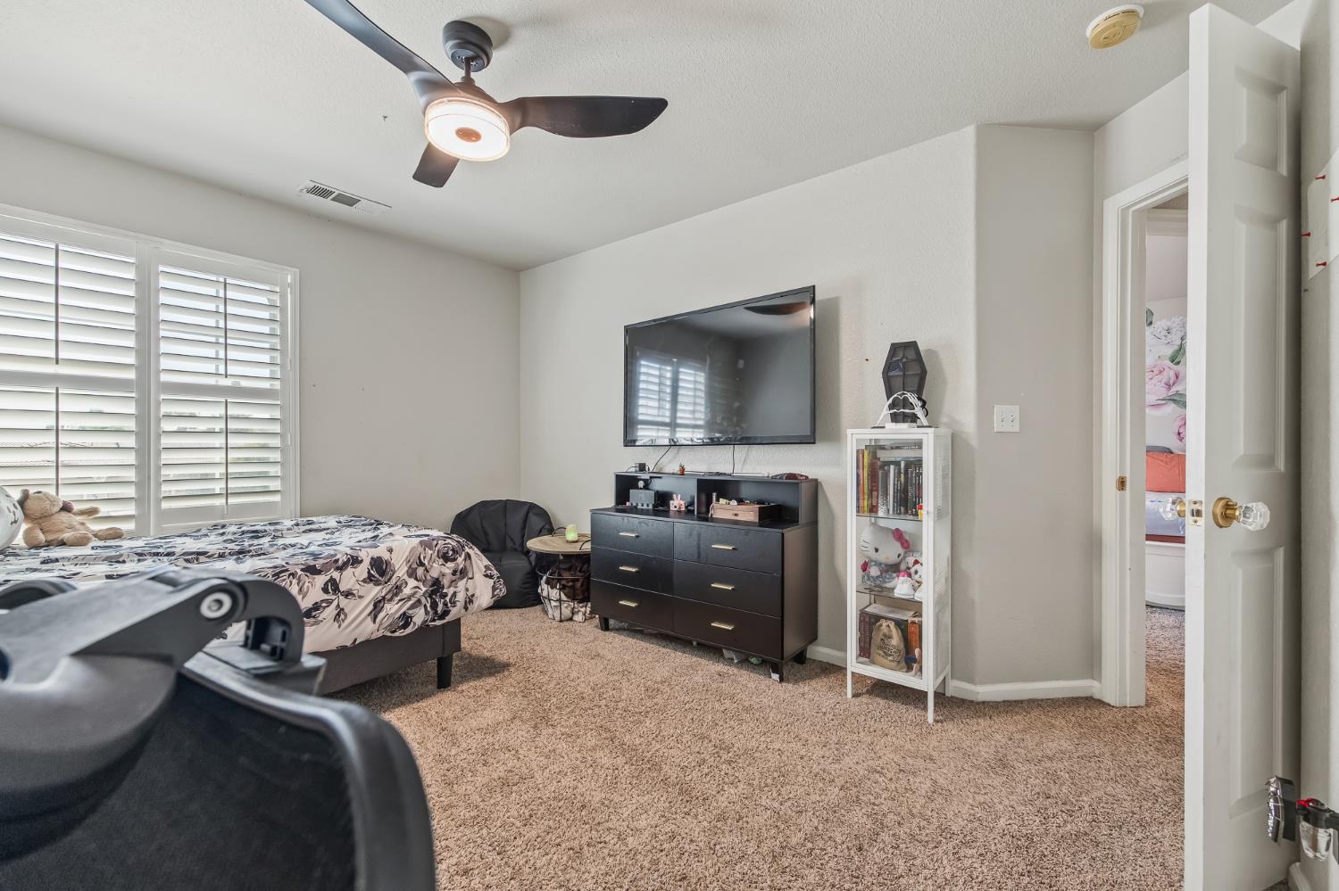 1942 Hanson Ave, Clovis, CA 93611