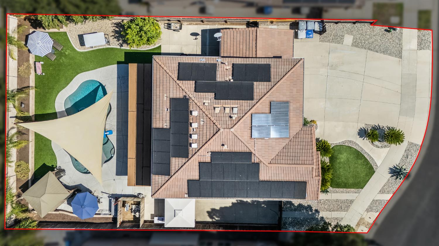 1942 Hanson Ave, Clovis, CA 93611