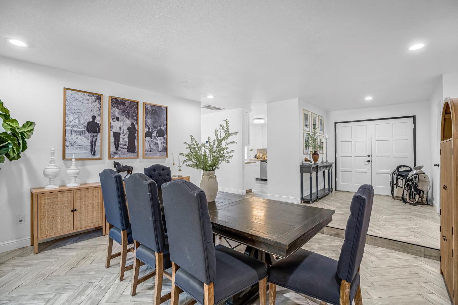 4690 N Barton Ave, Fresno, CA 93726