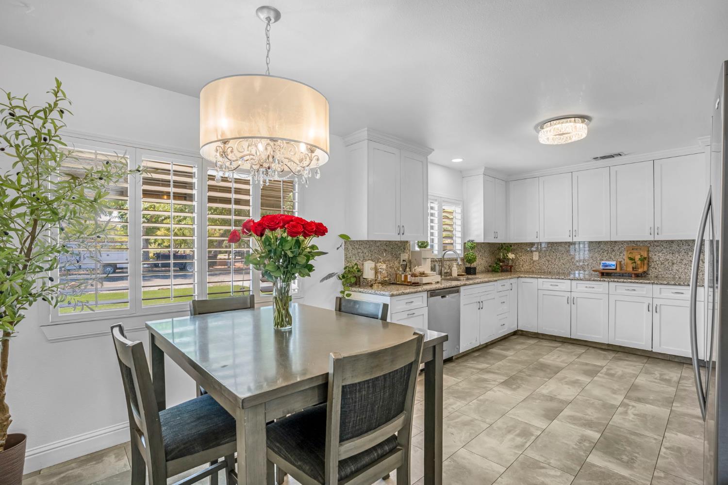 4690 N Barton Ave, Fresno, CA 93726