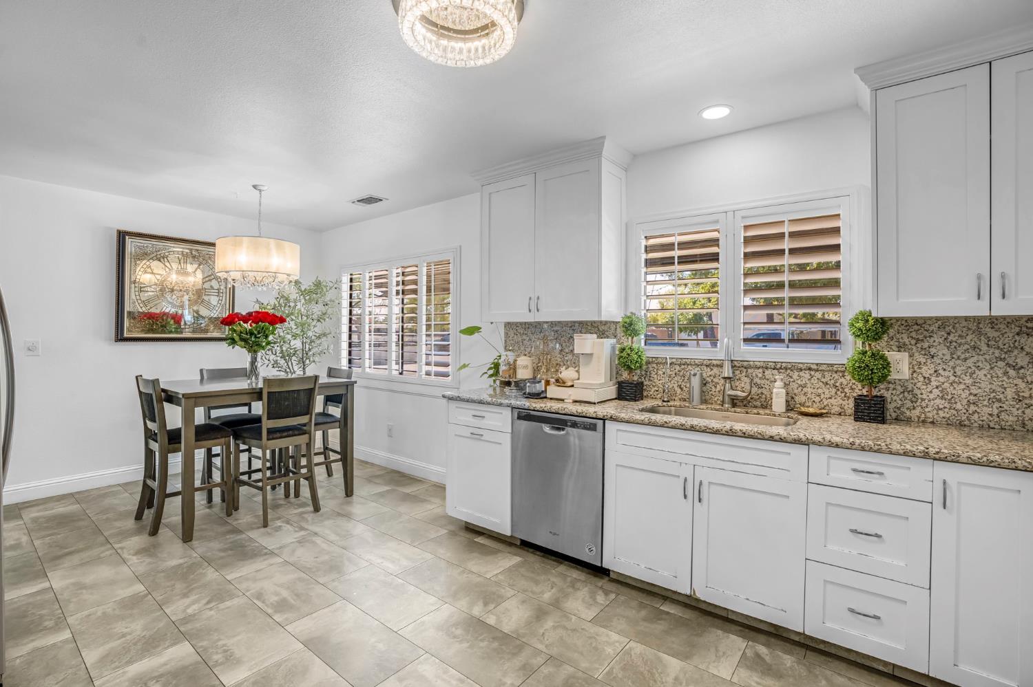 4690 N Barton Ave, Fresno, CA 93726