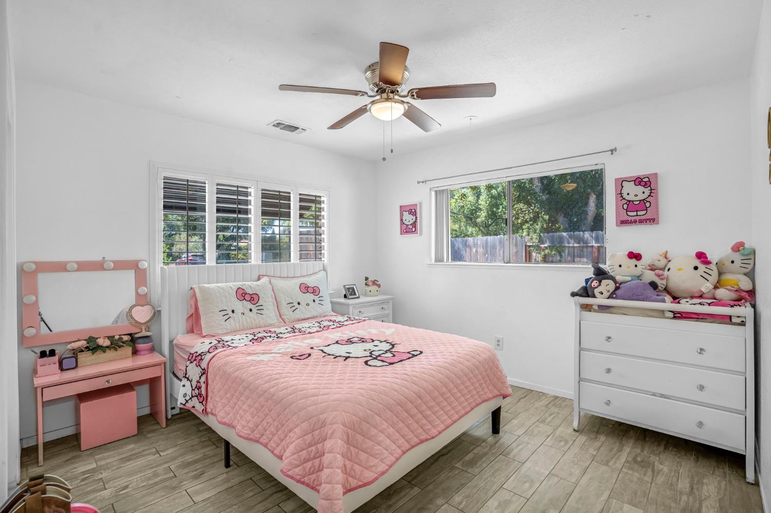 4690 N Barton Ave, Fresno, CA 93726