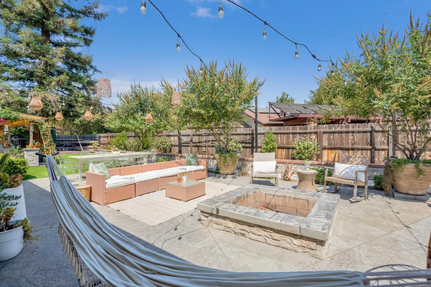 4690 N Barton Ave, Fresno, CA 93726