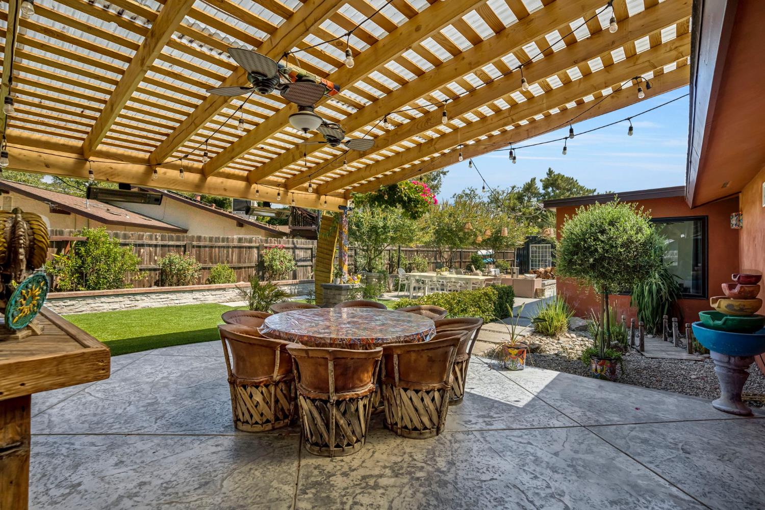 4690 N Barton Ave, Fresno, CA 93726