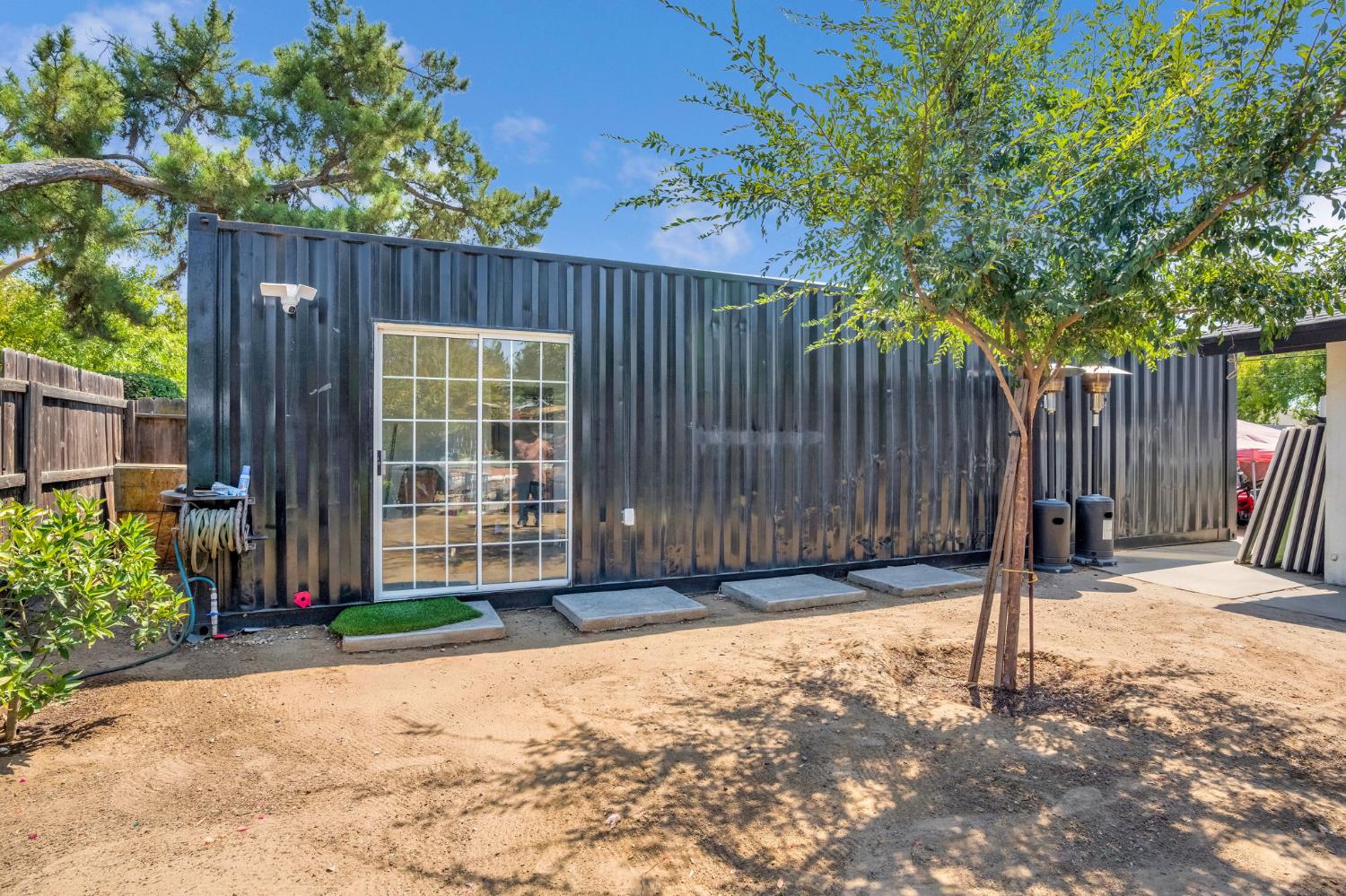 4690 N Barton Ave, Fresno, CA 93726
