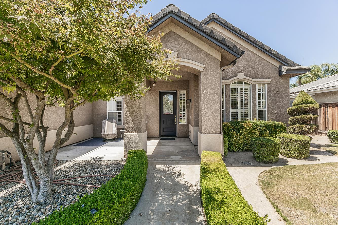 4994 W Minarets Ave, Fresno, CA 93722
