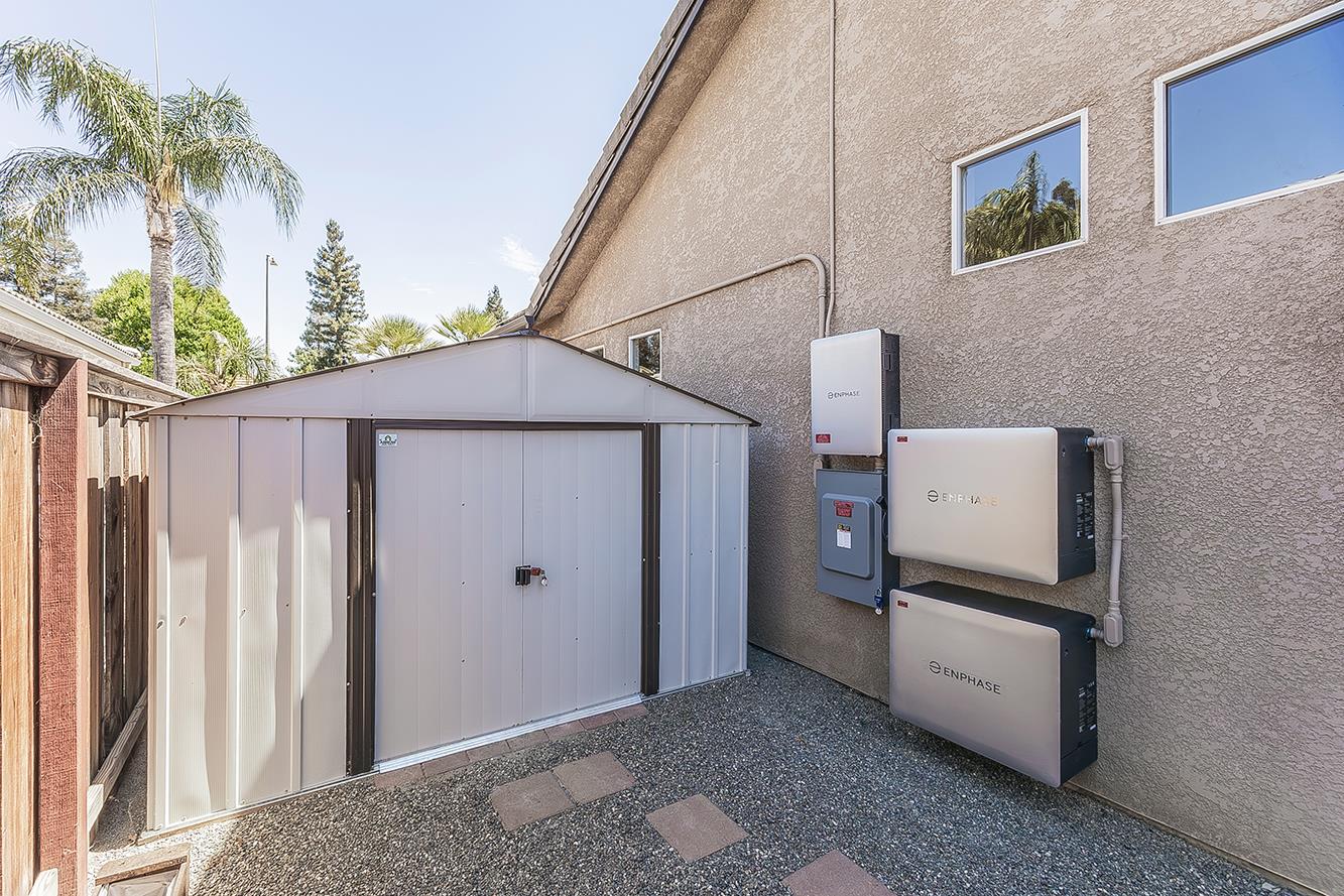 4994 W Minarets Ave, Fresno, CA 93722