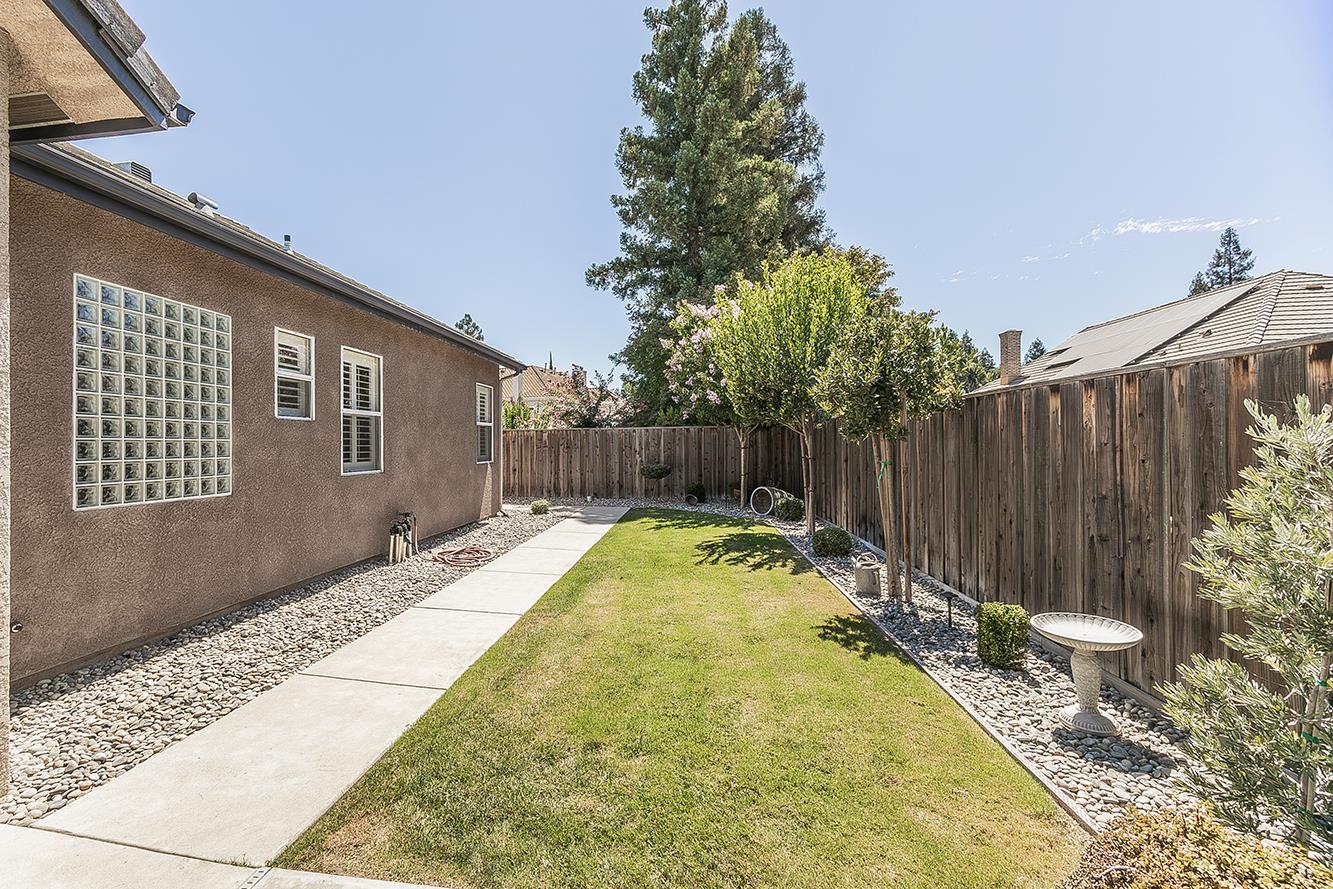 4994 W Minarets Ave, Fresno, CA 93722