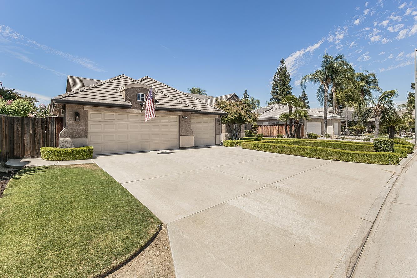 4994 W Minarets Ave, Fresno, CA 93722