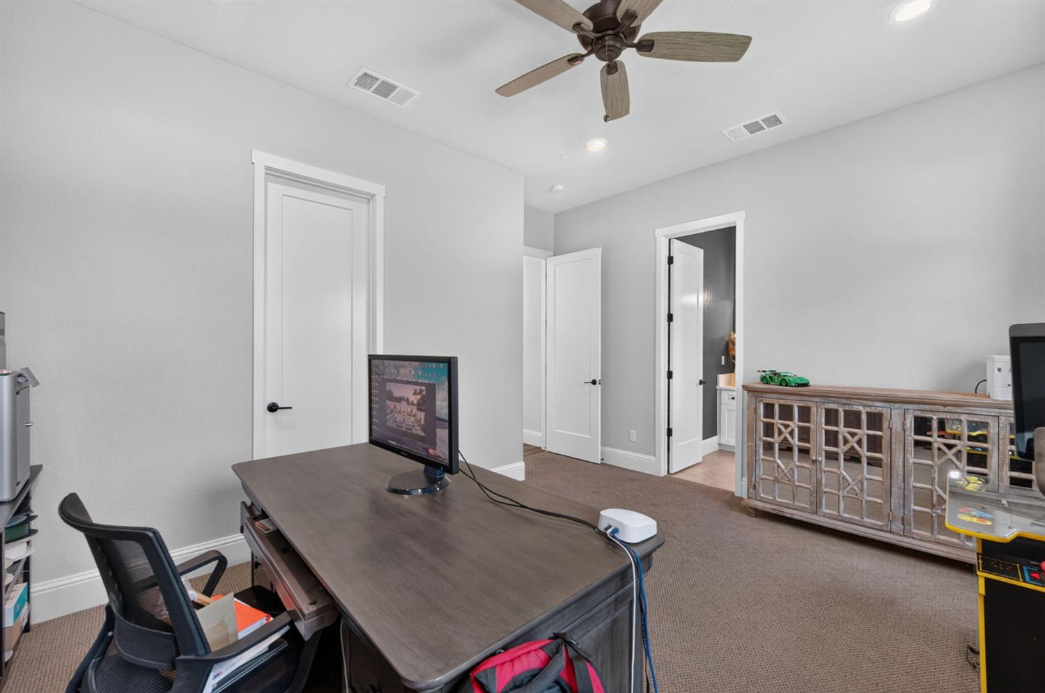 2314 E Kynzlee Ave, Fresno, CA 93730