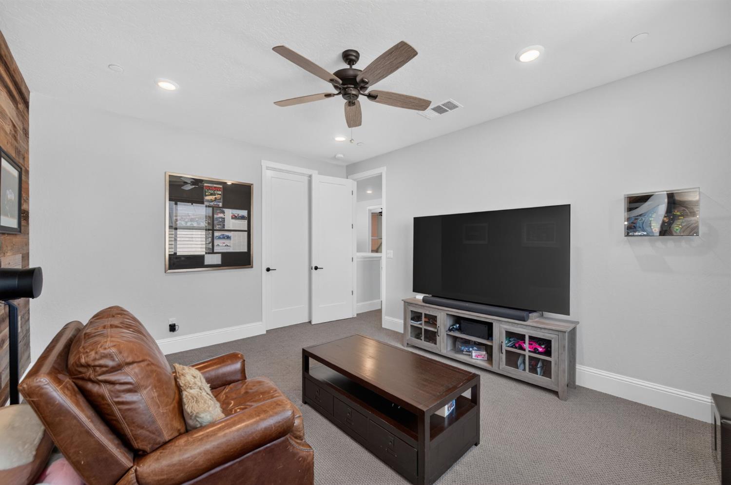 2314 E Kynzlee Ave, Fresno, CA 93730