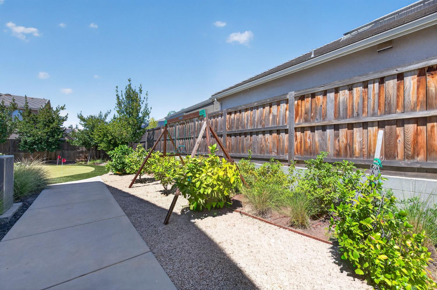 2314 E Kynzlee Ave, Fresno, CA 93730