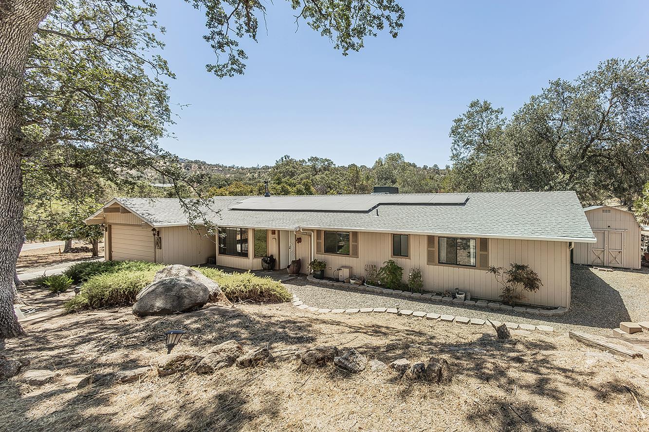 41913 Wild Horse Ct, Coarsegold, CA 93614