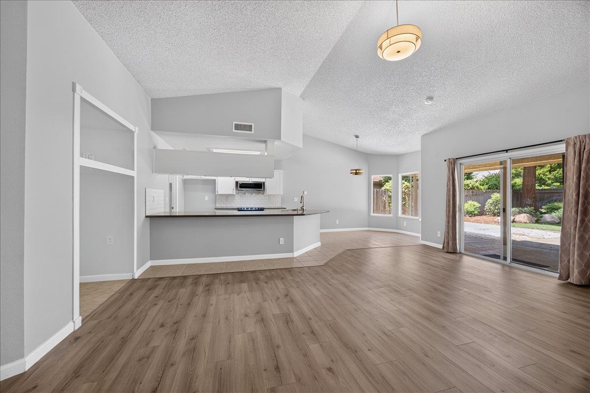 2539 Stuart Ave, Clovis, CA 93611