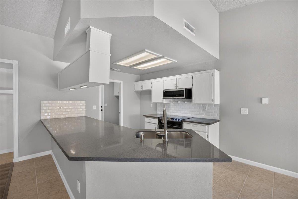 2539 Stuart Ave, Clovis, CA 93611