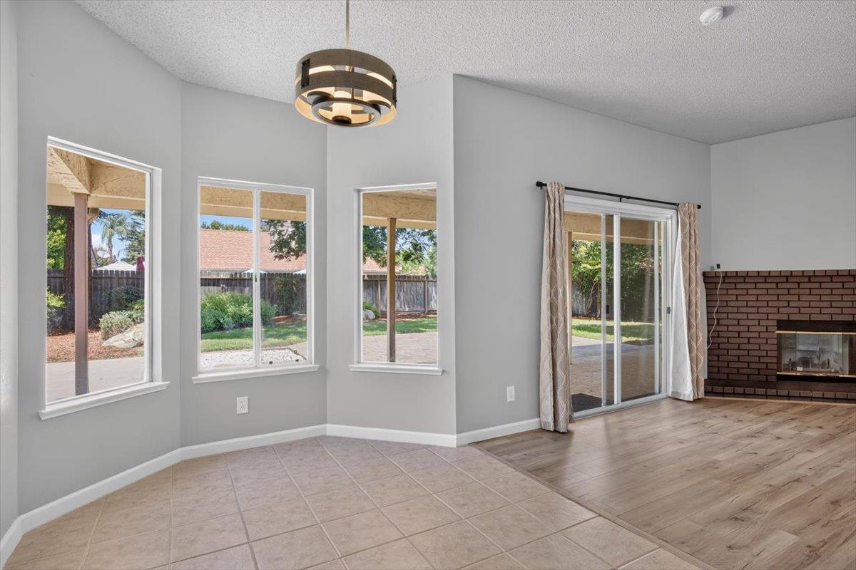 2539 Stuart Ave, Clovis, CA 93611