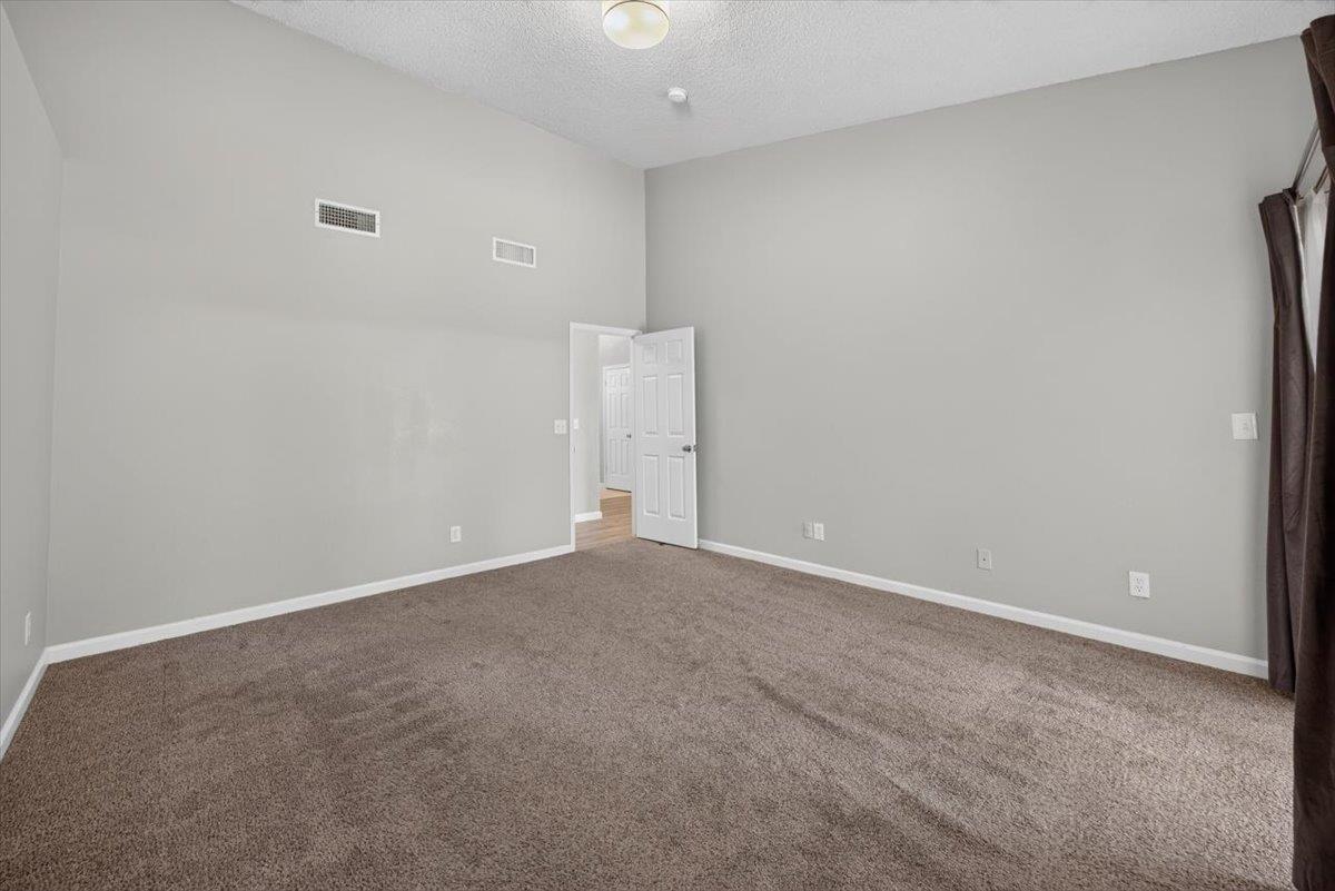 2539 Stuart Ave, Clovis, CA 93611