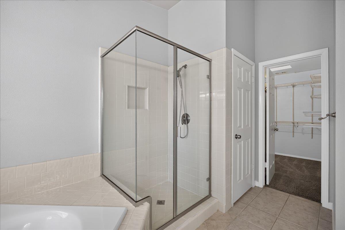 2539 Stuart Ave, Clovis, CA 93611