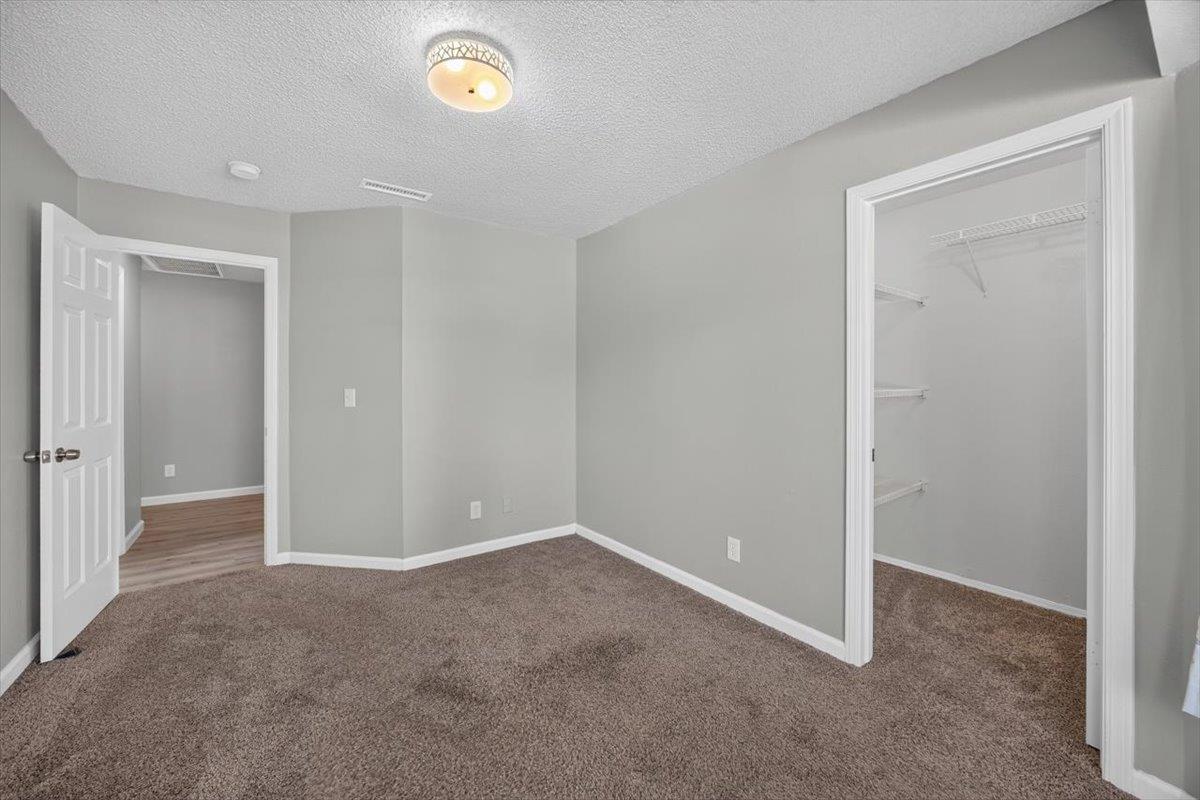 2539 Stuart Ave, Clovis, CA 93611