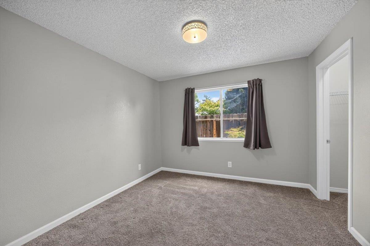 2539 Stuart Ave, Clovis, CA 93611