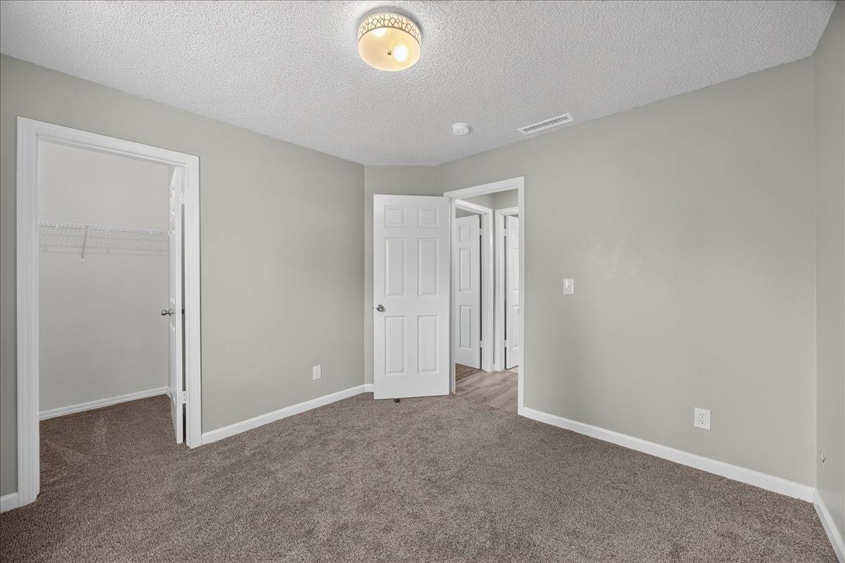 2539 Stuart Ave, Clovis, CA 93611